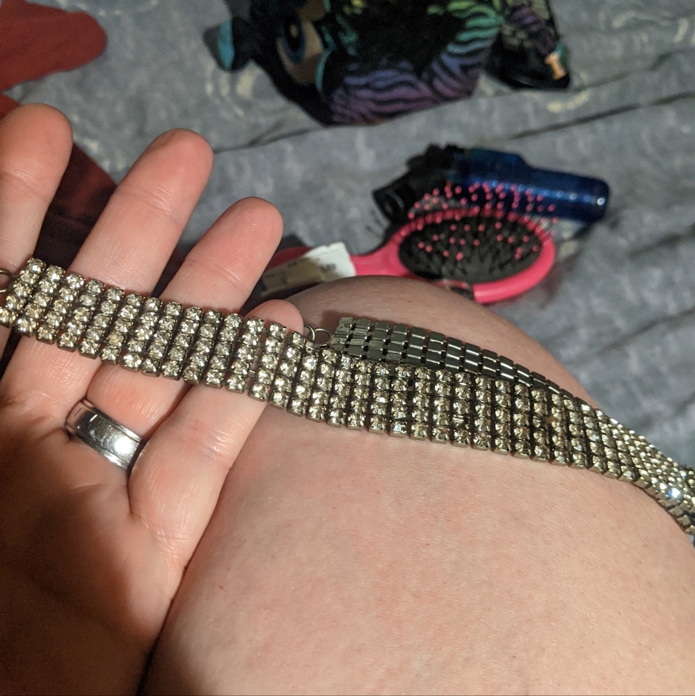 Choker necklace
